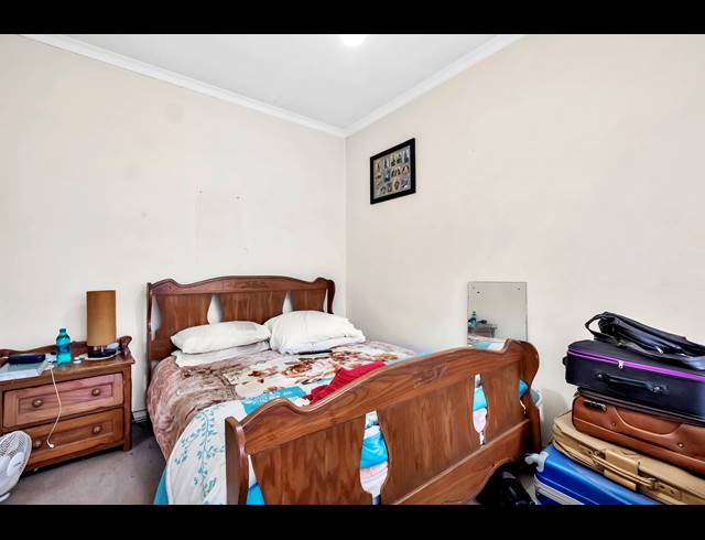 2 BEDROOM APARTMENT FOR SALE IN WINDSOR EAST